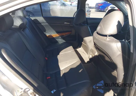 2011 Honda Accord 3.5 Ex-L z USA, uszkodzony, nr VIN 1HGCP3F8XBA008807